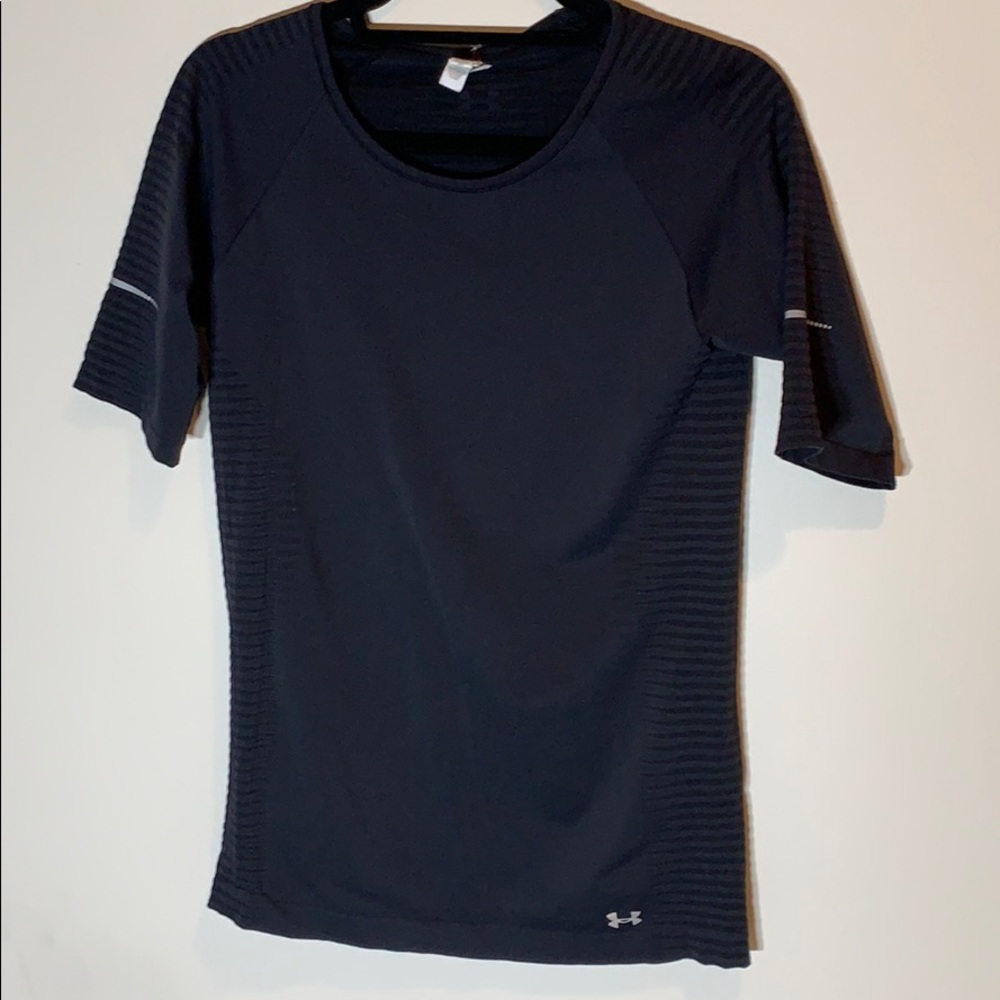 Under Armour short sleeve top